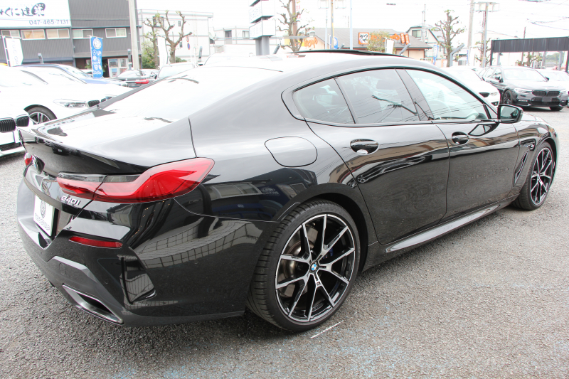 BMW 8シリーズ 840i ｸﾞﾗﾝｸｰﾍﾟMｽﾎﾟｰﾂ ﾊﾟﾉﾗﾏｻﾝﾙｰﾌ indiviﾒﾘﾉﾚｻﾞｰ ﾅｲﾄﾌﾞﾙｰ&ﾌﾞﾗｯｸﾚｻﾞｰ ﾚｰｻﾞｰﾗｲﾄ ｵﾌﾟｼｮﾝ20AW ﾊｰﾏﾝｶｰﾄﾞﾝｻｳﾝﾄﾞｸﾘｽﾀﾙﾌｨﾆｯｼｭ 360度ｶﾒﾗ 追従ACC HUD 全席ﾋｰﾀｰ ﾌﾛﾝﾄﾍﾞﾝﾁﾚｰｼｮﾝ ｿﾌﾄｸﾛｰｽﾞﾄﾞｱ 2年保証