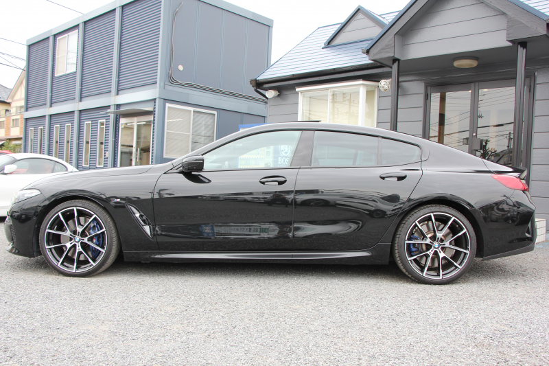 BMW 8シリーズ 840i ｸﾞﾗﾝｸｰﾍﾟMｽﾎﾟｰﾂ ﾊﾟﾉﾗﾏｻﾝﾙｰﾌ indiviﾒﾘﾉﾚｻﾞｰ ﾅｲﾄﾌﾞﾙｰ&ﾌﾞﾗｯｸﾚｻﾞｰ ﾚｰｻﾞｰﾗｲﾄ ｵﾌﾟｼｮﾝ20AW ﾊｰﾏﾝｶｰﾄﾞﾝｻｳﾝﾄﾞｸﾘｽﾀﾙﾌｨﾆｯｼｭ 360度ｶﾒﾗ 追従ACC HUD 全席ﾋｰﾀｰ ﾌﾛﾝﾄﾍﾞﾝﾁﾚｰｼｮﾝ ｿﾌﾄｸﾛｰｽﾞﾄﾞｱ 2年保証