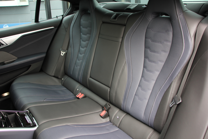 BMW 8シリーズ 840i ｸﾞﾗﾝｸｰﾍﾟMｽﾎﾟｰﾂ ﾊﾟﾉﾗﾏｻﾝﾙｰﾌ indiviﾒﾘﾉﾚｻﾞｰ ﾅｲﾄﾌﾞﾙｰ&ﾌﾞﾗｯｸﾚｻﾞｰ ﾚｰｻﾞｰﾗｲﾄ ｵﾌﾟｼｮﾝ20AW ﾊｰﾏﾝｶｰﾄﾞﾝｻｳﾝﾄﾞｸﾘｽﾀﾙﾌｨﾆｯｼｭ 360度ｶﾒﾗ 追従ACC HUD 全席ﾋｰﾀｰ ﾌﾛﾝﾄﾍﾞﾝﾁﾚｰｼｮﾝ ｿﾌﾄｸﾛｰｽﾞﾄﾞｱ 2年保証