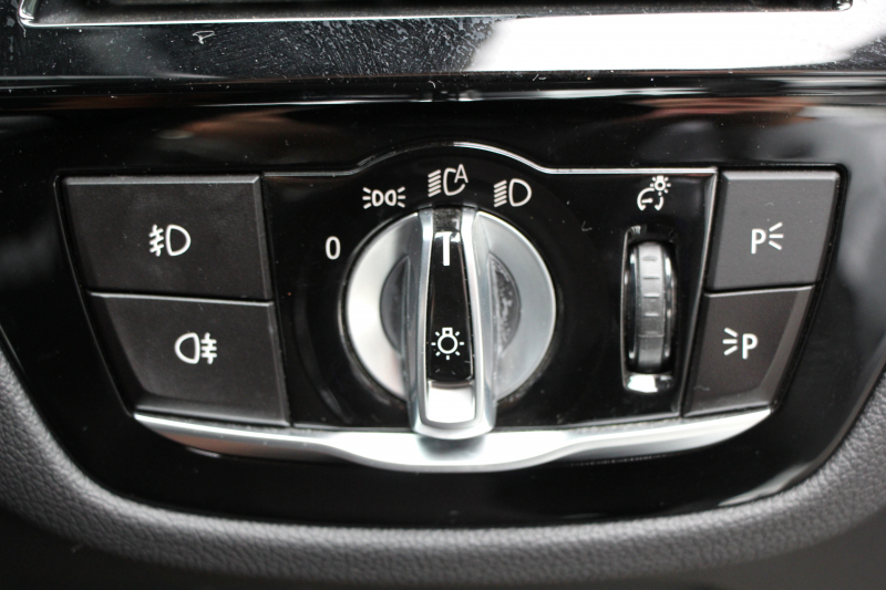 BMW 5シリーズ 530i ﾂｰﾘﾝｸﾞMｽﾎﾟｰﾂ ｾﾚｸﾄP 1ｵｰﾅ 型式変更後｢ABA-JT20｣ 252馬力 ﾊﾟﾉﾗﾏｻﾝﾙｰﾌ ﾊｰﾏﾝｶｰﾄﾞﾝ 4ｿﾞｰﾝｴｱｺﾝ 全席ﾋｰﾀｰ黒革 HUD 追従ACC ｽﾃｱﾘﾝｸﾞｻﾎﾟｰﾄ 変更後全面液晶ﾒｰﾀｰ ﾀｯﾁ画面HDDﾅﾋﾞTV 360度ｶﾒﾗ 2年保証