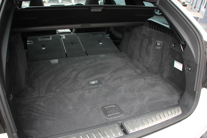 BMW 5シリーズ 530i ﾂｰﾘﾝｸﾞMｽﾎﾟｰﾂ ｾﾚｸﾄP 1ｵｰﾅ 型式変更後｢ABA-JT20｣ 252馬力 ﾊﾟﾉﾗﾏｻﾝﾙｰﾌ ﾊｰﾏﾝｶｰﾄﾞﾝ 4ｿﾞｰﾝｴｱｺﾝ 全席ﾋｰﾀｰ黒革 HUD 追従ACC ｽﾃｱﾘﾝｸﾞｻﾎﾟｰﾄ 変更後全面液晶ﾒｰﾀｰ ﾀｯﾁ画面HDDﾅﾋﾞTV 360度ｶﾒﾗ 2年保証