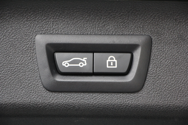 BMW 5シリーズ 530i ﾂｰﾘﾝｸﾞMｽﾎﾟｰﾂ ｾﾚｸﾄP 1ｵｰﾅ 型式変更後｢ABA-JT20｣ 252馬力 ﾊﾟﾉﾗﾏｻﾝﾙｰﾌ ﾊｰﾏﾝｶｰﾄﾞﾝ 4ｿﾞｰﾝｴｱｺﾝ 全席ﾋｰﾀｰ黒革 HUD 追従ACC ｽﾃｱﾘﾝｸﾞｻﾎﾟｰﾄ 変更後全面液晶ﾒｰﾀｰ ﾀｯﾁ画面HDDﾅﾋﾞTV 360度ｶﾒﾗ 2年保証