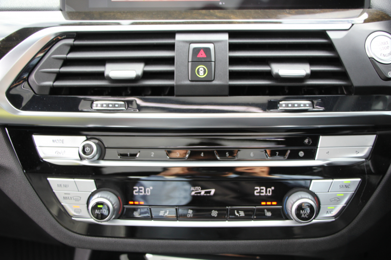 BMW X3 M40i ｾﾚｸﾄP ﾊﾟﾉﾗﾏｻﾝﾙｰﾌ 全席ﾋｰﾀｰ黒革 ﾊｰﾏﾝｶｰﾄﾞﾝｻｳﾝﾄﾞ387馬力 直6ﾀｰﾎﾞBMWﾗｲﾌﾞｺｯｸﾋﾟｯﾄﾞMspﾌﾞﾚｰｷ ﾘｱｼｰﾄ可倒調整 360度ｶﾒﾗ ﾀｯﾁ画面HDDﾅﾋﾞTV ｱｯﾌﾟﾙｶｰﾌﾟﾚｲ LEDﾍｯﾄﾞﾗｲﾄ ｵｰﾄﾊｲﾋﾞｰﾑ 電動ﾄﾗﾝｸ 専用21AW&ﾃﾞﾌ 2年保証