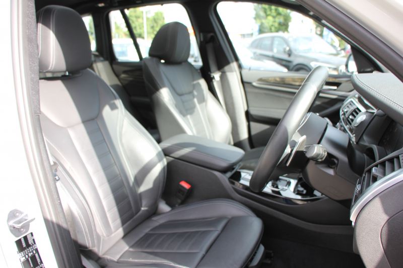 BMW X3 M40i ｾﾚｸﾄP ﾊﾟﾉﾗﾏｻﾝﾙｰﾌ 全席ﾋｰﾀｰ黒革 ﾊｰﾏﾝｶｰﾄﾞﾝｻｳﾝﾄﾞ387馬力 直6ﾀｰﾎﾞBMWﾗｲﾌﾞｺｯｸﾋﾟｯﾄﾞMspﾌﾞﾚｰｷ ﾘｱｼｰﾄ可倒調整 360度ｶﾒﾗ ﾀｯﾁ画面HDDﾅﾋﾞTV ｱｯﾌﾟﾙｶｰﾌﾟﾚｲ LEDﾍｯﾄﾞﾗｲﾄ ｵｰﾄﾊｲﾋﾞｰﾑ 電動ﾄﾗﾝｸ 専用21AW&ﾃﾞﾌ 2年保証