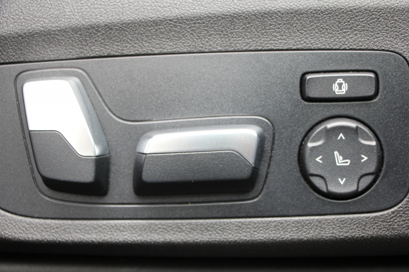 BMW X3 Xdrive20d Mｽﾎﾟｰﾂ ﾊｲﾗｲﾝ 全席ﾋｰﾀｰ黒革 ﾗﾝﾊﾞｰｻﾎﾟｰﾄ HUD ﾘｱｼｰﾄ可倒調整 LEDﾍｯﾄﾞﾗｲﾄ ｵｰﾄﾊｲﾋﾞｰﾑ ﾀｯﾁﾊﾟﾈﾙ対応HDDﾅﾋﾞTV ﾜｲﾔﾚｽ充電 液晶ﾒｰﾀｰ 360度ｶﾒﾗ ｽﾃｱﾘﾝｸﾞｻﾎﾟｰﾄ 追従ACC 電動ﾄﾗﾝｸ ﾊﾟﾄﾞﾙｼﾌﾄ ｵﾌﾟｼｮﾝ20AW 2年保証