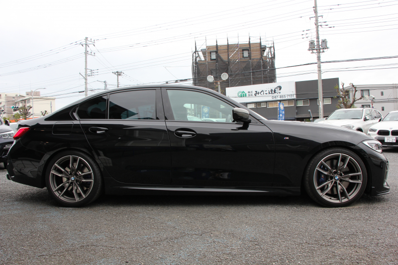BMW 3シリーズ M340i ｲﾉﾍﾞｰｼｮﾝP 直6ﾀｰﾎﾞ4WD 387馬力 ﾋｰﾀｰ黒革 ﾚｰｻﾞｰﾗｲﾄ 3Dﾃﾞｻﾞｲﾝﾏﾌﾗｰ Mﾊﾟﾌｫｰﾏﾝｽｴｱﾛ EVENTURIｶｰﾎﾞﾝｴｱｰｲﾝﾃｰｸ 電動ﾄﾗﾝｸ ACｼｭﾆｯﾂｧｰｻｽ ｱﾀﾞﾌﾟﾃｨﾌﾞMｻｽ 追従ACC HUD 360度ｶﾒﾗ ﾊｰﾏﾝｶｰﾄﾞﾝ ｼﾞｪｽﾁｬｰC 2年保証