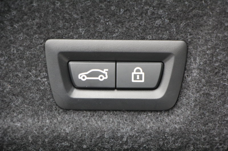 BMW 3シリーズ M340i ｲﾉﾍﾞｰｼｮﾝP 直6ﾀｰﾎﾞ4WD 387馬力 ﾋｰﾀｰ黒革 ﾚｰｻﾞｰﾗｲﾄ 3Dﾃﾞｻﾞｲﾝﾏﾌﾗｰ Mﾊﾟﾌｫｰﾏﾝｽｴｱﾛ EVENTURIｶｰﾎﾞﾝｴｱｰｲﾝﾃｰｸ 電動ﾄﾗﾝｸ ACｼｭﾆｯﾂｧｰｻｽ ｱﾀﾞﾌﾟﾃｨﾌﾞMｻｽ 追従ACC HUD 360度ｶﾒﾗ ﾊｰﾏﾝｶｰﾄﾞﾝ ｼﾞｪｽﾁｬｰC 2年保証