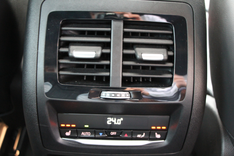 BMW X3 M40d ｾﾚｸﾄP 326馬力 3.0Lﾃﾞｨｰｾﾞﾙﾀｰﾎﾞﾊﾟﾉﾗﾏｻﾝﾙｰﾌ 全席ﾋｰﾀｰ黒革  ﾊｰﾏﾝｶｰﾄﾞﾝｻｳﾝﾄﾞHUD ﾘｱｼｰﾄ可倒調整 専用21AW Mｽﾎﾟｰﾂﾃﾞﾌ&ﾌﾞﾚｰｷ 追従ACC ｽﾃｱﾘﾝｸﾞｻﾎﾟｰﾄ ﾀｯﾁ画面HDDﾅﾋﾞTV 360度ｶﾒﾗ ｱﾝﾋﾞｴﾝﾄﾗｲﾄ 電動ﾄﾗﾝｸ 2年保証