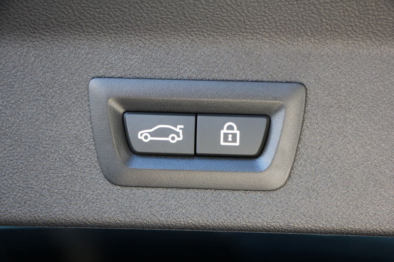 BMW X3 M40d ｾﾚｸﾄP 326馬力 3.0Lﾃﾞｨｰｾﾞﾙﾀｰﾎﾞﾊﾟﾉﾗﾏｻﾝﾙｰﾌ 全席ﾋｰﾀｰ黒革  ﾊｰﾏﾝｶｰﾄﾞﾝｻｳﾝﾄﾞHUD ﾘｱｼｰﾄ可倒調整 専用21AW Mｽﾎﾟｰﾂﾃﾞﾌ&ﾌﾞﾚｰｷ 追従ACC ｽﾃｱﾘﾝｸﾞｻﾎﾟｰﾄ ﾀｯﾁ画面HDDﾅﾋﾞTV 360度ｶﾒﾗ ｱﾝﾋﾞｴﾝﾄﾗｲﾄ 電動ﾄﾗﾝｸ 2年保証