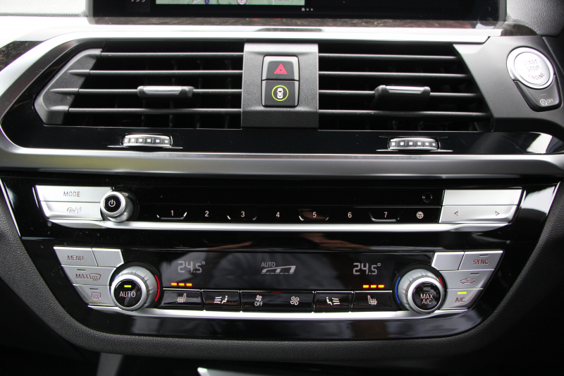 BMW X3 Xdrive20d Mｽﾎﾟｰﾂ ﾊｲﾗｲﾝ 中期 新型式3DA-UZ20 NEWｲﾝﾃﾘｱ 全席ﾋｰﾀｰ黒革 1ｵｰﾅ BMWﾗｲﾌﾞｺｯｸﾋﾟｯﾄﾞｱｯﾌﾟﾙｶｰﾌﾟﾚｲ 変更後ﾀｯﾁ画面対応HDDﾅﾋﾞﾘｱｼｰﾄ可倒調整 LEDﾍｯﾄﾞﾗｲﾄ ｵｰﾄﾊｲﾋﾞｰﾑ 360度ｶﾒﾗ 電動ﾘｱｹﾞｰﾄ 2年保証