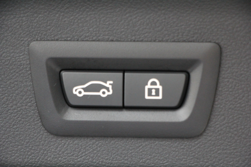 BMW X3 Xdrive20d Mｽﾎﾟｰﾂ ﾊｲﾗｲﾝ 中期 新型式3DA-UZ20 NEWｲﾝﾃﾘｱ 全席ﾋｰﾀｰ黒革 1ｵｰﾅ BMWﾗｲﾌﾞｺｯｸﾋﾟｯﾄﾞｱｯﾌﾟﾙｶｰﾌﾟﾚｲ 変更後ﾀｯﾁ画面対応HDDﾅﾋﾞﾘｱｼｰﾄ可倒調整 LEDﾍｯﾄﾞﾗｲﾄ ｵｰﾄﾊｲﾋﾞｰﾑ 360度ｶﾒﾗ 電動ﾘｱｹﾞｰﾄ 2年保証