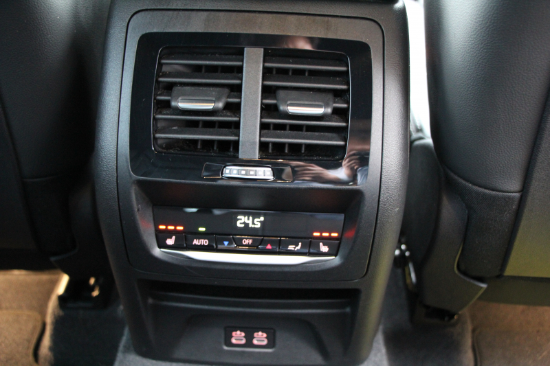 BMW X3 Xdrive20d Mｽﾎﾟｰﾂ ﾊｲﾗｲﾝ 中期 新型式3DA-UZ20 NEWｲﾝﾃﾘｱ 全席ﾋｰﾀｰ黒革 1ｵｰﾅ BMWﾗｲﾌﾞｺｯｸﾋﾟｯﾄﾞｱｯﾌﾟﾙｶｰﾌﾟﾚｲ 変更後ﾀｯﾁ画面対応HDDﾅﾋﾞﾘｱｼｰﾄ可倒調整 LEDﾍｯﾄﾞﾗｲﾄ ｵｰﾄﾊｲﾋﾞｰﾑ 360度ｶﾒﾗ 電動ﾘｱｹﾞｰﾄ 2年保証