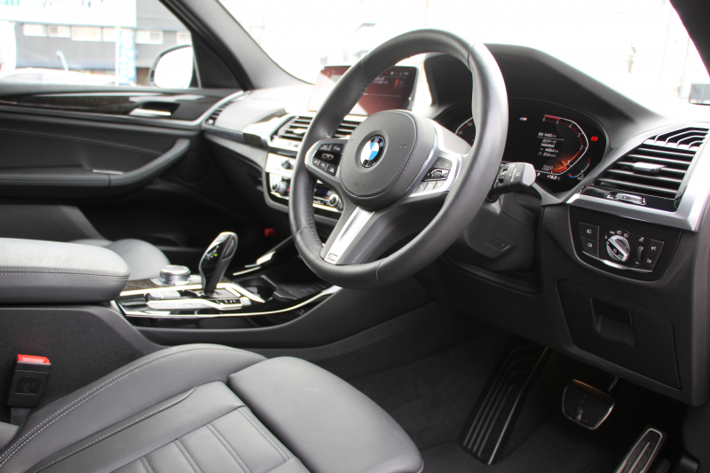 BMW X3 Xdrive20d Mｽﾎﾟｰﾂ ﾊｲﾗｲﾝ 中期 新型式3DA-UZ20 NEWｲﾝﾃﾘｱ 全席ﾋｰﾀｰ黒革 1ｵｰﾅ BMWﾗｲﾌﾞｺｯｸﾋﾟｯﾄﾞｱｯﾌﾟﾙｶｰﾌﾟﾚｲ 変更後ﾀｯﾁ画面対応HDDﾅﾋﾞﾘｱｼｰﾄ可倒調整 LEDﾍｯﾄﾞﾗｲﾄ ｵｰﾄﾊｲﾋﾞｰﾑ 360度ｶﾒﾗ 電動ﾘｱｹﾞｰﾄ 2年保証