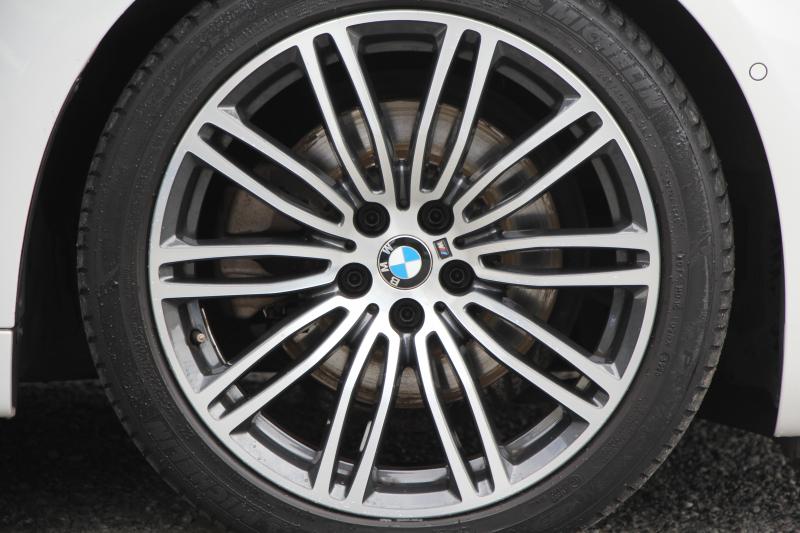 BMW 5シリーズ 523d Mｽﾎﾟｰﾂ ﾊｲﾗｲﾝ 全席ﾋｰﾀｰ黒革 HUD ｶﾀﾛｸﾞ燃費21.5km/L 追従ACC ｽﾃｱﾘﾝｸﾞｻﾎﾟｰﾄ LEDﾍｯﾄﾞﾗｲﾄ ｵｰﾄﾊｲﾋﾞｰﾑ 液晶ﾒｰﾀｰ 360度ｶﾒﾗ ﾀｯﾁ画面HDDﾅﾋﾞTV 専用ｴｱﾛ 19AW 電動ﾄﾗﾝｸ ｽﾏｰﾄｷｰ ﾊﾟﾄﾞﾙｼﾌﾄ 2年保証