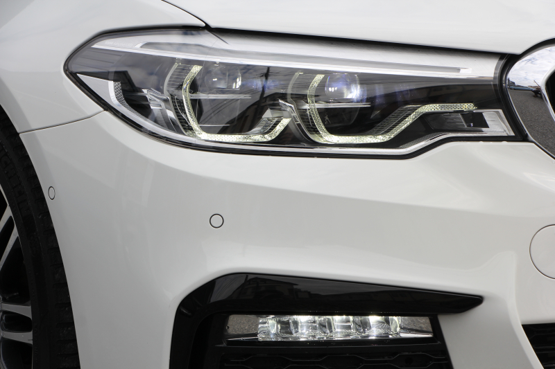 BMW 5シリーズ 523d Mｽﾎﾟｰﾂ ﾊｲﾗｲﾝ 全席ﾋｰﾀｰ黒革 HUD ｶﾀﾛｸﾞ燃費21.5km/L 追従ACC ｽﾃｱﾘﾝｸﾞｻﾎﾟｰﾄ LEDﾍｯﾄﾞﾗｲﾄ ｵｰﾄﾊｲﾋﾞｰﾑ 液晶ﾒｰﾀｰ 360度ｶﾒﾗ ﾀｯﾁ画面HDDﾅﾋﾞTV 専用ｴｱﾛ 19AW 電動ﾄﾗﾝｸ ｽﾏｰﾄｷｰ ﾊﾟﾄﾞﾙｼﾌﾄ 2年保証