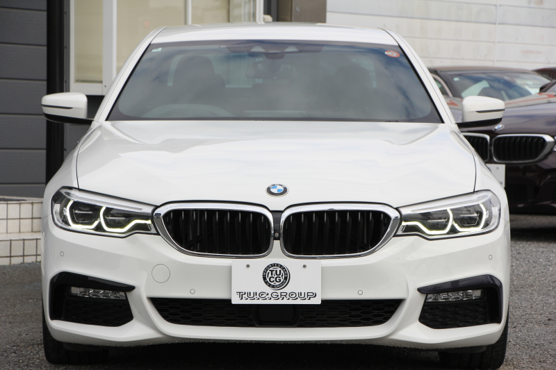 BMW 5シリーズ 523d Mｽﾎﾟｰﾂ ﾊｲﾗｲﾝ 全席ﾋｰﾀｰ黒革 HUD ｶﾀﾛｸﾞ燃費21.5km/L 追従ACC ｽﾃｱﾘﾝｸﾞｻﾎﾟｰﾄ LEDﾍｯﾄﾞﾗｲﾄ ｵｰﾄﾊｲﾋﾞｰﾑ 液晶ﾒｰﾀｰ 360度ｶﾒﾗ ﾀｯﾁ画面HDDﾅﾋﾞTV 専用ｴｱﾛ 19AW 電動ﾄﾗﾝｸ ｽﾏｰﾄｷｰ ﾊﾟﾄﾞﾙｼﾌﾄ 2年保証