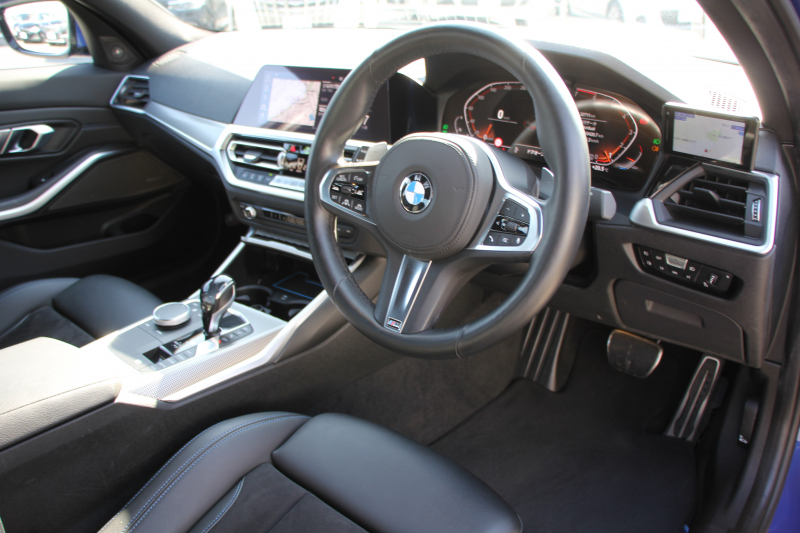 BMW 3シリーズ 320i Mｽﾎﾟｰﾂ ｲﾉﾍﾞｰｼｮﾝP ﾌｧｽﾄﾄﾗｯｸP ｻｳﾝﾄﾞP ｺﾝﾌｫｰﾄP Pｱｼｽﾄﾌﾟﾗｽ ﾚｰｻﾞｰﾗｲﾄ ｱﾀﾞﾌﾟﾃｨﾌﾞMｻｽ ﾊｰﾏﾝｶｰﾄﾞﾝｻｳﾝﾄﾞﾌﾙｾｸﾞTV HUD 360度ｶﾒﾗ ｼﾞｪｽﾁｬｰC Mspﾌﾞﾚｰｷ 19AW 追従ACC ｽﾃｱﾘﾝｸﾞｻﾎﾟｰﾄ ｼｰﾄﾋｰﾀｰ ｶｰﾌﾟﾚｲ 2年保証