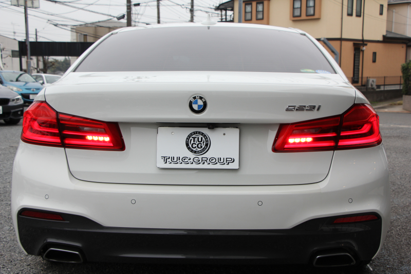 BMW 5シリーズ 523i Mｽﾎﾟｰﾂ ﾊｲﾗｲﾝ ｲﾉﾍﾞｰｼｮﾝP ｻﾝﾙｰﾌ 全席ﾋｰﾀｰ黒革 ﾃﾞｨｽﾌﾟﾚｲｷｰ HUD ｼﾞｪｽﾁｬｰC ﾜｲﾔﾚｽ充電 追従ACC ｽﾃｱﾘﾝｸﾞｻﾎﾟｰﾄ ﾀｯﾁ画面HDDﾅﾋﾞTV LEDﾍｯﾄﾞﾗｲﾄ ｵｰﾄﾊｲﾋﾞｰﾑ 360度ｶﾒﾗ 19AW 電動ﾄﾗﾝｸ 2年保証