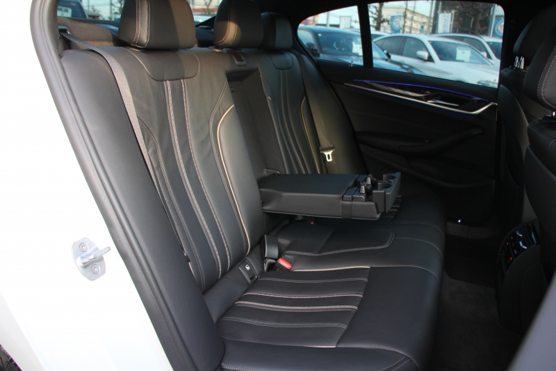 BMW 5シリーズ 523i Mｽﾎﾟｰﾂ ﾊｲﾗｲﾝ ｲﾉﾍﾞｰｼｮﾝP ｻﾝﾙｰﾌ 全席ﾋｰﾀｰ黒革 ﾃﾞｨｽﾌﾟﾚｲｷｰ HUD ｼﾞｪｽﾁｬｰC ﾜｲﾔﾚｽ充電 追従ACC ｽﾃｱﾘﾝｸﾞｻﾎﾟｰﾄ ﾀｯﾁ画面HDDﾅﾋﾞTV LEDﾍｯﾄﾞﾗｲﾄ ｵｰﾄﾊｲﾋﾞｰﾑ 360度ｶﾒﾗ 19AW 電動ﾄﾗﾝｸ 2年保証