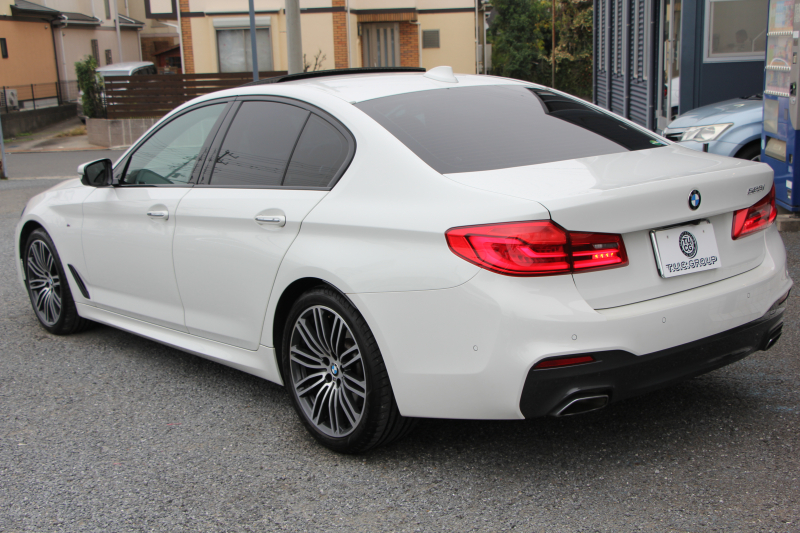 BMW 5シリーズ 523i Mｽﾎﾟｰﾂ ﾊｲﾗｲﾝ ｲﾉﾍﾞｰｼｮﾝP ｻﾝﾙｰﾌ 全席ﾋｰﾀｰ黒革 ﾃﾞｨｽﾌﾟﾚｲｷｰ HUD ｼﾞｪｽﾁｬｰC ﾜｲﾔﾚｽ充電 追従ACC ｽﾃｱﾘﾝｸﾞｻﾎﾟｰﾄ ﾀｯﾁ画面HDDﾅﾋﾞTV LEDﾍｯﾄﾞﾗｲﾄ ｵｰﾄﾊｲﾋﾞｰﾑ 360度ｶﾒﾗ 19AW 電動ﾄﾗﾝｸ 2年保証
