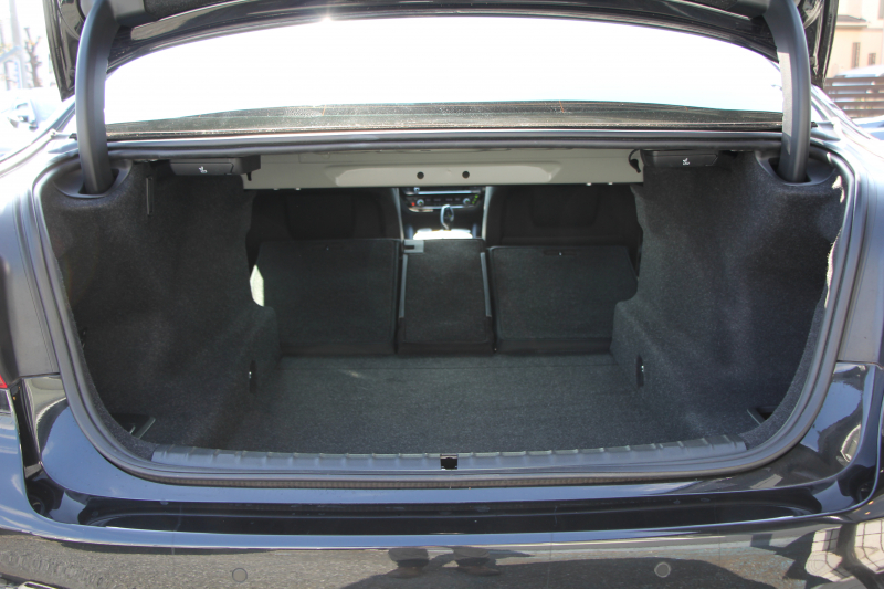 BMW 5シリーズ 523d ｴﾃﾞｨｼｮﾝﾐｯｼｮﾝｲﾝﾎﾟｯｼﾌﾞﾙ 特別仕様車 ﾊｰﾏﾝｶｰﾄﾞﾝｻﾗｳﾝﾄﾞHUD 専用ﾌﾞﾗｯｸ19AW ﾌﾞﾗｯｸｷﾄﾞﾆｰｸﾞﾘﾙ 追従ACC ｽﾃｱﾘﾝｸﾞｻﾎﾟｰﾄ 360度ｶﾒﾗ Pｱｼｽﾄ ﾀｯﾁ画面HDDﾅﾋﾞTV LEDﾍｯﾄﾞﾗｲﾄ ｵｰﾄﾊｲﾋﾞｰﾑ 電動ﾄﾗﾝｸ 2年保証