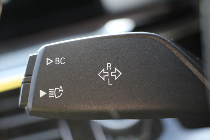 BMW 5シリーズ 523d ｴﾃﾞｨｼｮﾝﾐｯｼｮﾝｲﾝﾎﾟｯｼﾌﾞﾙ 特別仕様車 ﾊｰﾏﾝｶｰﾄﾞﾝｻﾗｳﾝﾄﾞHUD 専用ﾌﾞﾗｯｸ19AW ﾌﾞﾗｯｸｷﾄﾞﾆｰｸﾞﾘﾙ 追従ACC ｽﾃｱﾘﾝｸﾞｻﾎﾟｰﾄ 360度ｶﾒﾗ Pｱｼｽﾄ ﾀｯﾁ画面HDDﾅﾋﾞTV LEDﾍｯﾄﾞﾗｲﾄ ｵｰﾄﾊｲﾋﾞｰﾑ 電動ﾄﾗﾝｸ 2年保証