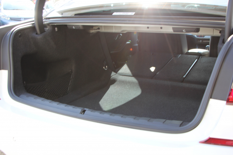 BMW 3シリーズ 320i Mｽﾎﾟｰﾂ ﾃﾞﾋﾞｭｰ&ｺﾝﾌｫｰﾄP ﾋｰﾀｰ黒革 専用ﾌﾞﾙｰｽﾃｯﾁ 19AW 追従ACC ｽﾃｱﾘﾝｸﾞｻﾎﾟｰﾄ LEDﾍｯﾄﾞﾗｲﾄ ｵｰﾄﾊｲﾋﾞｰﾑ 電動ﾄﾗﾝｸ ｱｯﾌﾟﾙｶｰﾌﾟﾚｲ ﾀｯﾁ画面HDDﾅﾋﾞﾜｲﾔﾚｽ充電 Hi-fiｽﾋﾟｰｶｰ Pｱｼｽﾄ 専用ｴｱﾛ 2年保証