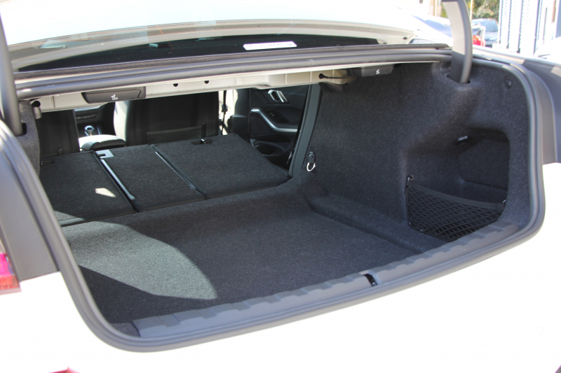 BMW 3シリーズ 320i Mｽﾎﾟｰﾂ ﾃﾞﾋﾞｭｰ&ｺﾝﾌｫｰﾄP ﾋｰﾀｰ黒革 専用ﾌﾞﾙｰｽﾃｯﾁ 19AW 追従ACC ｽﾃｱﾘﾝｸﾞｻﾎﾟｰﾄ LEDﾍｯﾄﾞﾗｲﾄ ｵｰﾄﾊｲﾋﾞｰﾑ 電動ﾄﾗﾝｸ ｱｯﾌﾟﾙｶｰﾌﾟﾚｲ ﾀｯﾁ画面HDDﾅﾋﾞﾜｲﾔﾚｽ充電 Hi-fiｽﾋﾟｰｶｰ Pｱｼｽﾄ 専用ｴｱﾛ 2年保証