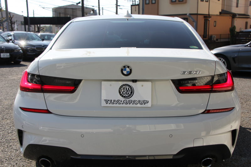 BMW 3シリーズ 320i Mｽﾎﾟｰﾂ ﾃﾞﾋﾞｭｰ&ｺﾝﾌｫｰﾄP ﾋｰﾀｰ黒革 専用ﾌﾞﾙｰｽﾃｯﾁ 19AW 追従ACC ｽﾃｱﾘﾝｸﾞｻﾎﾟｰﾄ LEDﾍｯﾄﾞﾗｲﾄ ｵｰﾄﾊｲﾋﾞｰﾑ 電動ﾄﾗﾝｸ ｱｯﾌﾟﾙｶｰﾌﾟﾚｲ ﾀｯﾁ画面HDDﾅﾋﾞﾜｲﾔﾚｽ充電 Hi-fiｽﾋﾟｰｶｰ Pｱｼｽﾄ 専用ｴｱﾛ 2年保証