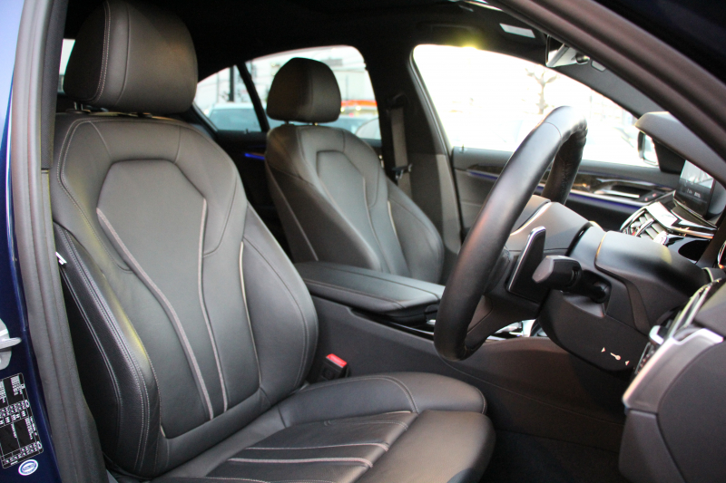 BMW 5シリーズ 530i Mｽﾎﾟｰﾂ 1ｵ-ﾅ 252馬力 ｻﾝﾙｰﾌ 全席ﾋｰﾀｰ黒革 ﾌﾞﾗｯｸ19AW Mspﾌﾞﾚｰｷ 追従ACC ｽﾃｱﾘﾝｸﾞｻﾎﾟｰﾄ LEDﾍｯﾄﾞﾗｲﾄ ﾊｲﾋﾞｰﾑｱｼｽﾄ ﾀｯﾁ画面HDDﾅﾋﾞTV 360度ｶﾒﾗ Pｱｼｽﾄﾌﾟﾗｽ 電動ﾄﾗﾝｸ 専用ｴｱﾛ ﾊﾟﾄﾞﾙｼﾌﾄ 2年保証