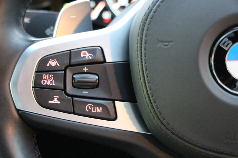 BMW 5シリーズ 530i Mｽﾎﾟｰﾂ 1ｵ-ﾅ 252馬力 ｻﾝﾙｰﾌ 全席ﾋｰﾀｰ黒革 ﾌﾞﾗｯｸ19AW Mspﾌﾞﾚｰｷ 追従ACC ｽﾃｱﾘﾝｸﾞｻﾎﾟｰﾄ LEDﾍｯﾄﾞﾗｲﾄ ﾊｲﾋﾞｰﾑｱｼｽﾄ ﾀｯﾁ画面HDDﾅﾋﾞTV 360度ｶﾒﾗ Pｱｼｽﾄﾌﾟﾗｽ 電動ﾄﾗﾝｸ 専用ｴｱﾛ ﾊﾟﾄﾞﾙｼﾌﾄ 2年保証