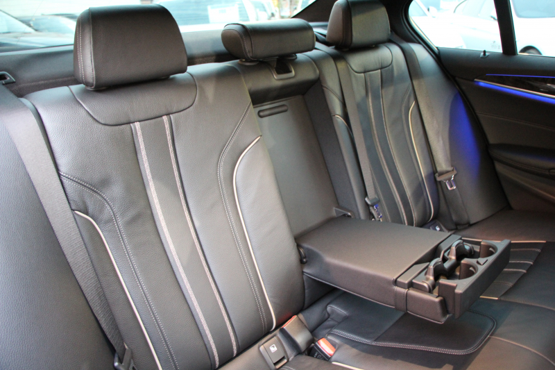 BMW 5シリーズ 530i Mｽﾎﾟｰﾂ 1ｵ-ﾅ 252馬力 ｻﾝﾙｰﾌ 全席ﾋｰﾀｰ黒革 ﾌﾞﾗｯｸ19AW Mspﾌﾞﾚｰｷ 追従ACC ｽﾃｱﾘﾝｸﾞｻﾎﾟｰﾄ LEDﾍｯﾄﾞﾗｲﾄ ﾊｲﾋﾞｰﾑｱｼｽﾄ ﾀｯﾁ画面HDDﾅﾋﾞTV 360度ｶﾒﾗ Pｱｼｽﾄﾌﾟﾗｽ 電動ﾄﾗﾝｸ 専用ｴｱﾛ ﾊﾟﾄﾞﾙｼﾌﾄ 2年保証