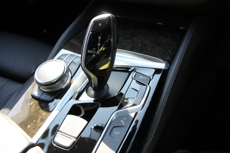 BMW 5シリーズ 530i Mｽﾎﾟｰﾂ 252馬力 1ｵﾅ ｻﾝﾙｰﾌ 全席ﾋｰﾀｰ黒革 ﾌﾞﾗｯｸ19AW Mspﾌﾞﾚｰｷ 追従ACC ｽﾃｱﾘﾝｸﾞｻﾎﾟｰﾄ LEDﾍｯﾄﾞﾗｲﾄ ﾊｲﾋﾞｰﾑｱｼｽﾄ ﾀｯﾁ画面HDDﾅﾋﾞTV 360度ｶﾒﾗ Pｱｼｽﾄﾌﾟﾗｽ 電動ﾄﾗﾝｸ 専用ｴｱﾛ ﾊﾟﾄﾞﾙｼﾌﾄ 2年保証