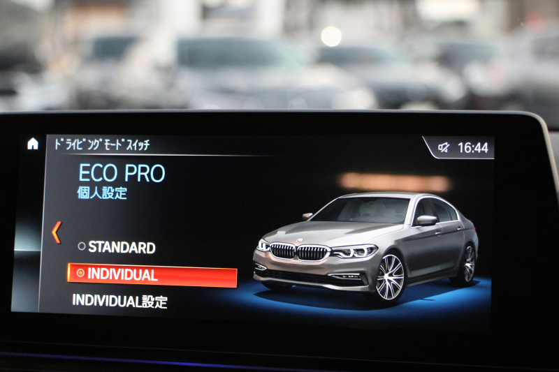 BMW 5シリーズ 530i Mｽﾎﾟｰﾂ 1ｵ-ﾅ 252馬力 ｻﾝﾙｰﾌ 全席ﾋｰﾀｰ黒革 ﾌﾞﾗｯｸ19AW Mspﾌﾞﾚｰｷ 追従ACC ｽﾃｱﾘﾝｸﾞｻﾎﾟｰﾄ LEDﾍｯﾄﾞﾗｲﾄ ﾊｲﾋﾞｰﾑｱｼｽﾄ ﾀｯﾁ画面HDDﾅﾋﾞTV 360度ｶﾒﾗ Pｱｼｽﾄﾌﾟﾗｽ 電動ﾄﾗﾝｸ 専用ｴｱﾛ ﾊﾟﾄﾞﾙｼﾌﾄ 2年保証