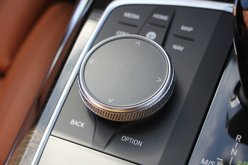 BMW 3シリーズ 320i ﾂｰﾘﾝｸﾞMｽﾎﾟｰﾂ ﾊｲﾗｲﾝ ｺﾆｬｯｸﾚｻﾞｰ ｼｰﾄﾋｰﾀｰ Pｱｼｽﾄﾌﾟﾗｽ 360度ｶﾒﾗ ﾀｯﾁ画面HDDﾅﾋﾞLEDﾍｯﾄﾞﾗｲﾄ ｵｰﾄﾊｲﾋﾞｰﾑ 追従ACC ｽﾃｱﾘﾝｸﾞｻﾎﾟｰﾄ ｱﾝﾋﾞｴﾝﾄﾗｲﾄ 電動ﾄﾗﾝｸ ｱｸﾃｨﾌﾞPDC緊急ﾌﾞﾚｰｷ 専用ｴｱﾛ 2年保証