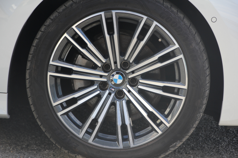 BMW 3シリーズ 320i ﾂｰﾘﾝｸﾞMｽﾎﾟｰﾂ ﾊｲﾗｲﾝ ｺﾆｬｯｸﾚｻﾞｰ ｼｰﾄﾋｰﾀｰ Pｱｼｽﾄﾌﾟﾗｽ 360度ｶﾒﾗ ﾀｯﾁ画面HDDﾅﾋﾞLEDﾍｯﾄﾞﾗｲﾄ ｵｰﾄﾊｲﾋﾞｰﾑ 追従ACC ｽﾃｱﾘﾝｸﾞｻﾎﾟｰﾄ ｱﾝﾋﾞｴﾝﾄﾗｲﾄ 電動ﾄﾗﾝｸ ｱｸﾃｨﾌﾞPDC緊急ﾌﾞﾚｰｷ 専用ｴｱﾛ 2年保証