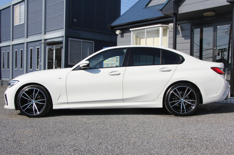 BMW 3シリーズ 320d Xdrive Mｽﾎﾟｰﾂ ﾃﾞﾋﾞｭｰP ｺﾝﾌｫｰﾄP 4WD ﾋｰﾀｰ黒革 ﾌﾞﾙｰｽﾃｯﾁ 19AW Pｱｼｽﾄﾌﾟﾗｽ 360度ｶﾒﾗ ﾌﾙｾｸﾞTV LEDﾍｯﾄﾞﾗｲﾄ ｵｰﾄﾊｲﾋﾞｰﾑ 追従ACC ｽﾃｱﾘﾝｸﾞｻﾎﾟｰﾄ ｱｯﾌﾟﾙｶｰﾌﾟﾚｲ ﾀｯﾁ画面HDDﾅﾋﾞ電動ﾄﾗﾝｸ 2年保証