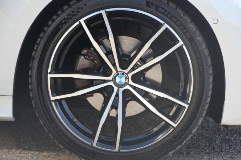 BMW 3シリーズ 320d Xdrive Mｽﾎﾟｰﾂ ﾃﾞﾋﾞｭｰP ｺﾝﾌｫｰﾄP 4WD ﾋｰﾀｰ黒革 ﾌﾞﾙｰｽﾃｯﾁ 19AW Pｱｼｽﾄﾌﾟﾗｽ 360度ｶﾒﾗ ﾌﾙｾｸﾞTV LEDﾍｯﾄﾞﾗｲﾄ ｵｰﾄﾊｲﾋﾞｰﾑ 追従ACC ｽﾃｱﾘﾝｸﾞｻﾎﾟｰﾄ ｱｯﾌﾟﾙｶｰﾌﾟﾚｲ ﾀｯﾁ画面HDDﾅﾋﾞ電動ﾄﾗﾝｸ 2年保証