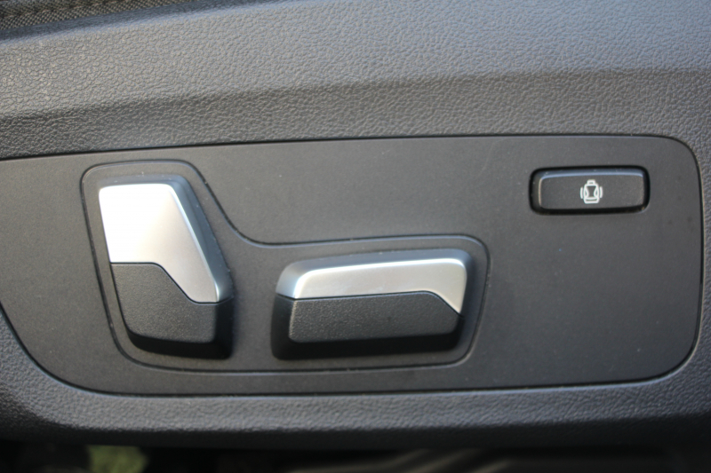 BMW 3シリーズ 320d Xdrive Mｽﾎﾟｰﾂ ﾃﾞﾋﾞｭｰP ｺﾝﾌｫｰﾄP 4WD ﾋｰﾀｰ黒革 ﾌﾞﾙｰｽﾃｯﾁ 19AW Pｱｼｽﾄﾌﾟﾗｽ 360度ｶﾒﾗ ﾌﾙｾｸﾞTV LEDﾍｯﾄﾞﾗｲﾄ ｵｰﾄﾊｲﾋﾞｰﾑ 追従ACC ｽﾃｱﾘﾝｸﾞｻﾎﾟｰﾄ ｱｯﾌﾟﾙｶｰﾌﾟﾚｲ ﾀｯﾁ画面HDDﾅﾋﾞ電動ﾄﾗﾝｸ 2年保証