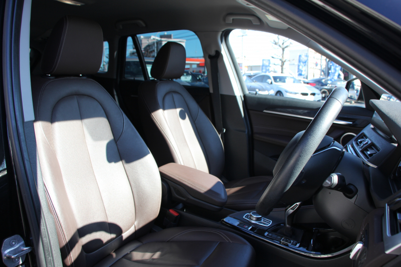 BMW X1 Xdrive18d Xﾗｲﾝ ﾊｲﾗｲﾝ&ｺﾝﾌｫｰﾄP LCI後期 ﾌｪｲｽﾘﾌﾄ後 ﾋｰﾀｰ茶革 追従ACC 電動ｼｰﾄ LEDﾍｯﾄﾞﾗｲﾄ&ﾃｰﾙ 電動ﾄﾗﾝｸ ﾀｯﾁ画面HDDﾅﾋﾞPｱｼｽﾄ 衝突軽減ﾌﾞﾚｰｷ 車線逸脱警告 歩行者警告 18AW ｳｯﾄﾞﾊﾟﾈﾙ 2年保証