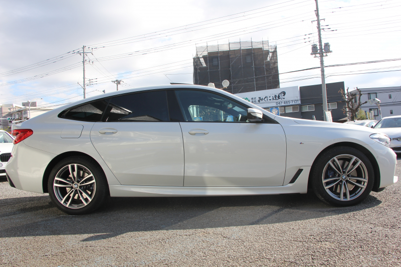 BMW 6シリーズ 630i ｸﾞﾗﾝﾂｰﾘｽﾓ Mｽﾎﾟｰﾂ ｾﾚｸﾄP 1ｵﾅ 真珠色 ﾊﾟﾉﾗﾏｻﾝﾙｰﾌ 全席ﾋｰﾀｰ黒革 ﾘｱｼｰﾄ電動可倒調整 ﾊｰﾏﾝｶｰﾄﾞﾝｻﾗｳﾝﾄﾞ4ｿﾞｰﾝｴｱｺﾝ 追従ACC HUD LEDﾍｯﾄﾞﾗｲﾄ 360度ｶﾒﾗ ﾀｯﾁ画面HDDﾅﾋﾞ電動ﾄﾗﾝｸ Mｽﾎﾟｰﾂﾌﾞﾚ-ｷ 2年保証