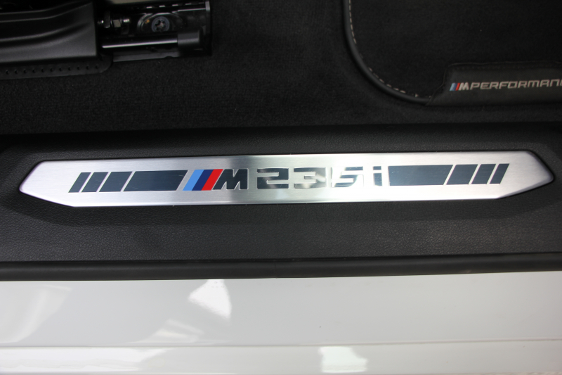 BMW 2シリーズ M235i Xdrive ｸﾞﾗﾝｸｰﾍﾟﾃﾞﾋﾞｭｰP 306馬力 4WD ﾊﾟﾉﾗﾏｻﾝﾙｰﾌ ｼｰﾄﾋｰﾀｰ Mｽﾎﾟｰﾂｼｰﾄ Mｼｰﾄﾍﾞﾙﾄ ｱﾀﾞﾌﾟﾃｨﾌﾞｻｽ 追従ACC LEDﾍｯﾄﾞﾗｲﾄ 専用18AW Mspﾌﾞﾚｰｷ Applecarplay ﾀｯﾁ画面HDDﾅﾋﾞPｱｼｽﾄ ﾜｲﾔﾚｽ充電 2年保証