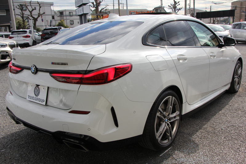 BMW 2シリーズ M235i Xdrive ｸﾞﾗﾝｸｰﾍﾟﾃﾞﾋﾞｭｰP 306馬力 4WD ﾊﾟﾉﾗﾏｻﾝﾙｰﾌ ｼｰﾄﾋｰﾀｰ Mｽﾎﾟｰﾂｼｰﾄ Mｼｰﾄﾍﾞﾙﾄ ｱﾀﾞﾌﾟﾃｨﾌﾞｻｽ 追従ACC LEDﾍｯﾄﾞﾗｲﾄ 専用18AW Mspﾌﾞﾚｰｷ Applecarplay ﾀｯﾁ画面HDDﾅﾋﾞPｱｼｽﾄ ﾜｲﾔﾚｽ充電 2年保証