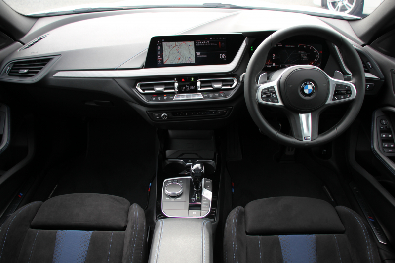 BMW 2シリーズ M235i Xdrive ｸﾞﾗﾝｸｰﾍﾟﾃﾞﾋﾞｭｰP 306馬力 4WD ﾊﾟﾉﾗﾏｻﾝﾙｰﾌ ｼｰﾄﾋｰﾀｰ Mｽﾎﾟｰﾂｼｰﾄ Mｼｰﾄﾍﾞﾙﾄ ｱﾀﾞﾌﾟﾃｨﾌﾞｻｽ 追従ACC LEDﾍｯﾄﾞﾗｲﾄ 専用18AW Mspﾌﾞﾚｰｷ Applecarplay ﾀｯﾁ画面HDDﾅﾋﾞPｱｼｽﾄ ﾜｲﾔﾚｽ充電 2年保証