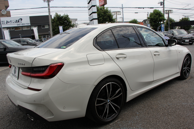 BMW 3シリーズ 320d Xdrive Mｽﾎﾟｰﾂ ｲﾉﾍﾞｰｼｮﾝP ﾃﾞﾋﾞｭｰP ｺﾝﾌｫｰﾄP 4WD ﾋｰﾀｰ黒革  BMWﾚｰｻﾞｰﾗｲﾄ HUD ｼﾞｪｽﾁｬｰC ﾊﾝｽﾞｵﾌ 追従ACC ｽﾃｱﾘﾝｸﾞｻﾎﾟｰﾄ ｱｯﾌﾟﾙｶｰﾌﾟﾚｲ ﾀｯﾁ画面HDDﾅﾋﾞBMWﾗｲﾌﾞｺｯｸﾋﾟｯﾄﾞ電動ﾄﾗﾝｸ Hi-fiｽﾋﾟｰｶｰ 2年保証