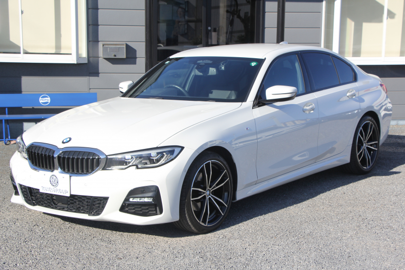 BMW 3シリーズ 320d Xdrive Mｽﾎﾟｰﾂ ｲﾉﾍﾞｰｼｮﾝP ﾃﾞﾋﾞｭｰP ｺﾝﾌｫｰﾄP 4WD ﾋｰﾀｰ黒革  BMWﾚｰｻﾞｰﾗｲﾄ HUD ｼﾞｪｽﾁｬｰC 追従ACC ｽﾃｱﾘﾝｸﾞｻﾎﾟｰﾄ ｱｯﾌﾟﾙｶｰﾌﾟﾚｲ ﾀｯﾁ画面HDDﾅﾋﾞBMWﾗｲﾌﾞｺｯｸﾋﾟｯﾄﾞ電動ﾄﾗﾝｸ Hi-fiｽﾋﾟｰｶｰ 2年保証