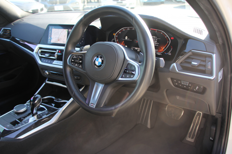 BMW 3シリーズ 320d Xdrive Mｽﾎﾟｰﾂ ｲﾉﾍﾞｰｼｮﾝP ﾃﾞﾋﾞｭｰP ｺﾝﾌｫｰﾄP 4WD ﾋｰﾀｰ黒革  BMWﾚｰｻﾞｰﾗｲﾄ HUD ｼﾞｪｽﾁｬｰC 追従ACC ｽﾃｱﾘﾝｸﾞｻﾎﾟｰﾄ ｱｯﾌﾟﾙｶｰﾌﾟﾚｲ ﾀｯﾁ画面HDDﾅﾋﾞBMWﾗｲﾌﾞｺｯｸﾋﾟｯﾄﾞ電動ﾄﾗﾝｸ Hi-fiｽﾋﾟｰｶｰ 2年保証