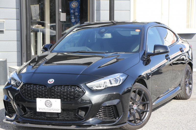 BMW 2シリーズ M235i Xdrive ｸﾞﾗﾝｸｰﾍﾟﾃﾞﾋﾞｭｰP 306馬力 4WD ﾋｰﾀｰ黒革 Mｽﾎﾟｰﾂｼｰﾄ Mｼｰﾄﾍﾞﾙﾄ ｱﾀﾞﾌﾟﾃｨﾌﾞｻｽ 追従ACC 3Ddesignﾌﾛﾝﾄｽﾎﾟｲﾗｰ MPerformance18AW&ｽﾃｱﾘﾝｸﾞｱｯﾌﾟﾙｶｰﾌﾟﾚｲ LEDﾍｯﾄﾞﾗｲﾄ ｵｰﾄﾊｲﾋﾞｰﾑ 2年保証