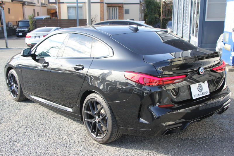 BMW 2シリーズ M235i Xdrive ｸﾞﾗﾝｸｰﾍﾟﾃﾞﾋﾞｭｰP 306馬力 4WD ﾋｰﾀｰ黒革 Mｽﾎﾟｰﾂｼｰﾄ Mｼｰﾄﾍﾞﾙﾄ ｱﾀﾞﾌﾟﾃｨﾌﾞｻｽ 追従ACC 3Ddesignﾌﾛﾝﾄｽﾎﾟｲﾗｰ MPerformance18AW&ｽﾃｱﾘﾝｸﾞｱｯﾌﾟﾙｶｰﾌﾟﾚｲ LEDﾍｯﾄﾞﾗｲﾄ ｵｰﾄﾊｲﾋﾞｰﾑ 2年保証