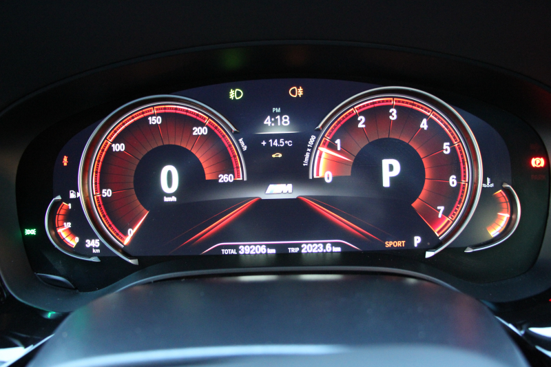 BMW 5シリーズ 523i ﾂｰﾘﾝｸﾞﾌﾞﾗｯｸｱｳﾄ 特別仕様車 HUD ﾊｰﾏﾝｶｰﾄﾞﾝ 追従ACC ｽﾃｱﾘﾝｸﾞｻﾎﾟｰﾄ LEDﾍｯﾄﾞﾗｲﾄ ｵｰﾄﾊｲﾋﾞｰﾑ ﾀｯﾁ画面HDDﾅﾋﾞTV 360度ﾊﾟﾉﾗﾏｶﾒﾗ Pｱｼｽﾄﾌﾟﾗｽ 電動ﾄﾗﾝｸ ﾌﾞﾗｯｸ19AW 液晶ﾒｰﾀｰ ｽﾏｰﾄｷｰ 2年保証